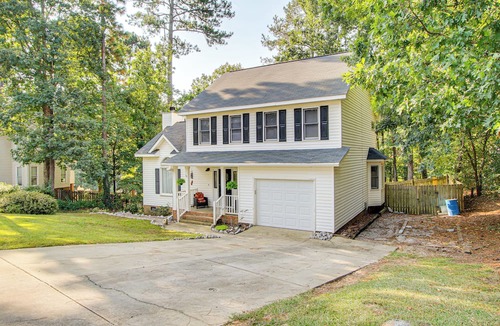 Lexington Cottage | 3 Mi to Marina: Quiet Getaway w/Deck in Lexington