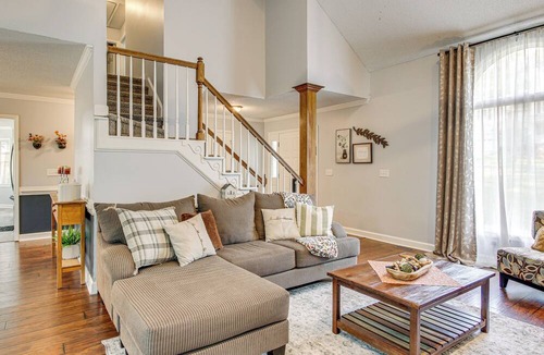 Lexington Cottage | 3 Mi to Marina: Quiet Getaway w/Deck in Lexington
