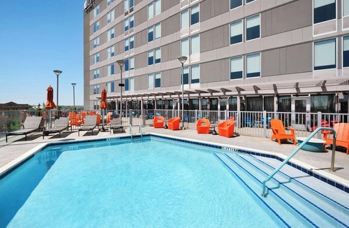 Greenville Downtown Hotel | Aloft by Marriott Greenville Downtown