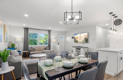 Jefferson Manor Apartment | The Emerald Grand Old Town Views