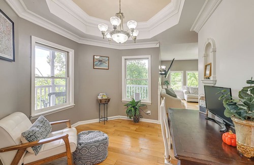 Franklin Cottage | Chateaux-style Franklin Retreat w/Sauna and More
