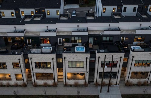 Edgehill Cottage | Downtown Dolly - Heart of Gulch - Rooftop Hot Tub