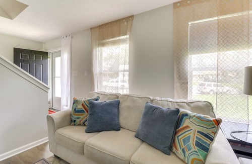 Hampton Cottage | Spacious Home < 3 Mi to Hampton Coliseum!