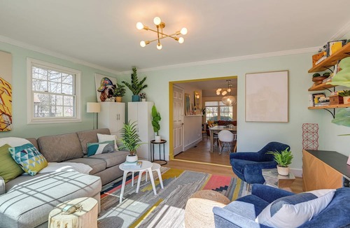 Fairview Cottage | Family Home w/Furnished Deck in Fairview!