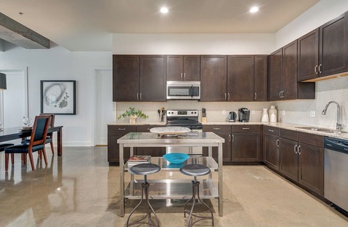 Hillsboro West End House | Loft Life - 2 Luxury Loft Units - Mins to Broadway