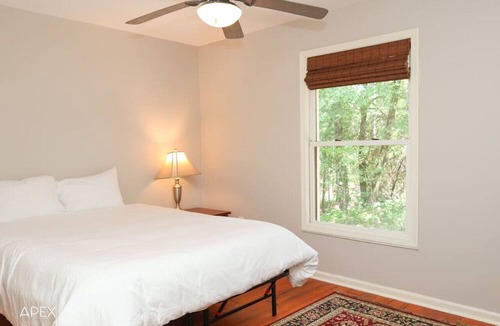 Oxford Cabin | Hurricane Hideaway - Cabin 2