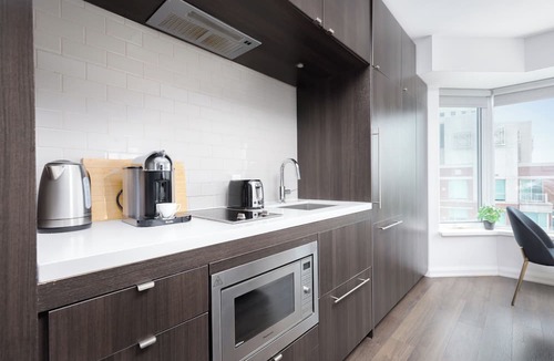 Midtown Toronto House | Luxury 2BR in Yorkville Downtown Toronto with City View