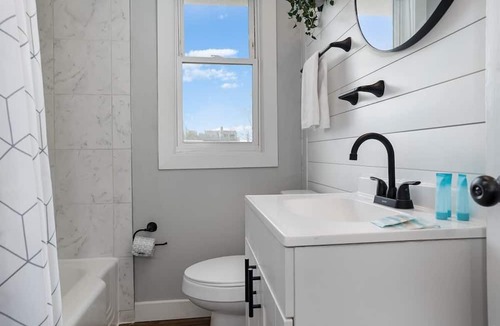 Cottage Line Apartment | 2BR Sea Breeze Suite | Beach | Pool | Balcony