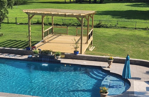 Warrenton Other | Cozy farmhouse with kitchenette, pool & bbq in historic downtown Warrenton NC.