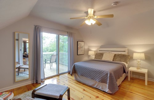 Blue Ridge Cottage | Blue Ridge Getaway w/Hot Tub & Seasonal View!