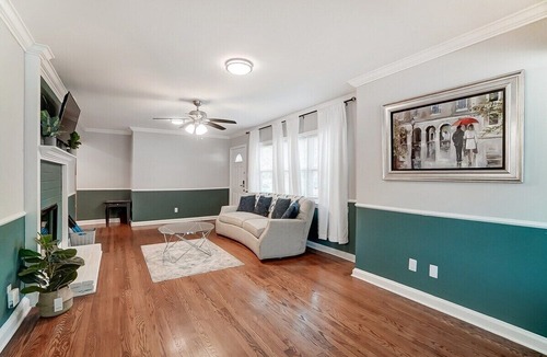 Enderly Park House | Book Now I Enderly Park | Snug & Stylish in Uptown