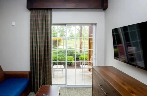 Stonehouse Resort | Great Wolf Lodge Williamsburg VA, deluxe balcony family suite 12/4 -12/7/2023