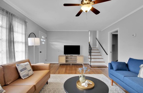 Wade Hampton House | 4BR House only 15 mins from downtown Greenville w/patio/grill/fire pit/foosball