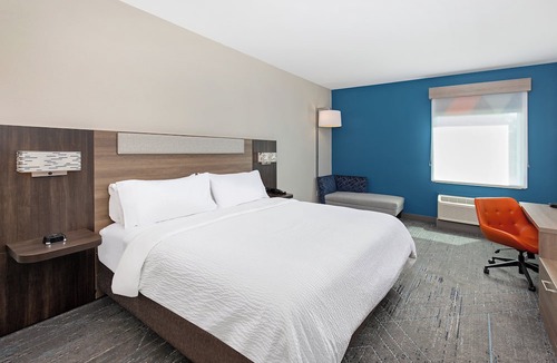 Hurricane Mills Hotel | Holiday Inn Express Hurricane by IHG