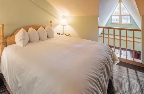 Carrabassett Valley Hotel | Sugarloaf Mountain Hotel