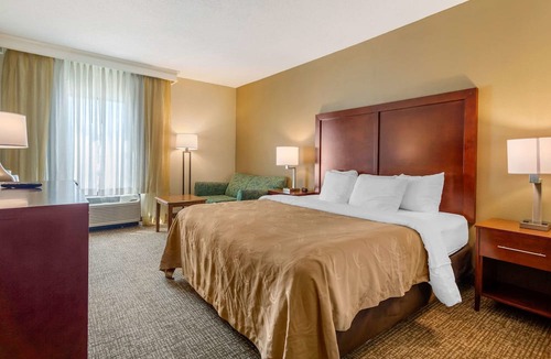 Portsmouth Hotel | Quality Inn & Suites Olde Town