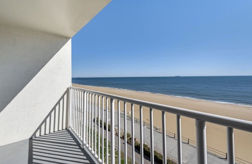 Northeast Virginia Beach Hotel | Coastal Hotel and Suites Virginia Beach Oceanfront