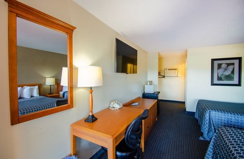 Plymouth Hotel | Sportsman Inn By Oyo Us Hwy-64