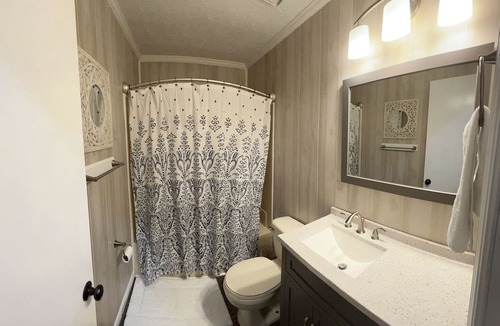 Dalton Condo | Delightful 3 BR Condo Centrally Located. Perfect for Extended Stays