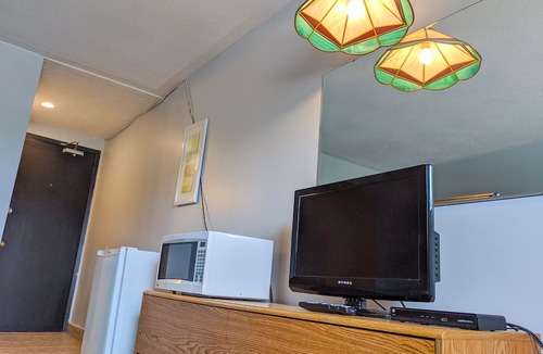 Fredericton Hotel | Skyline Motel & Campus Inn
