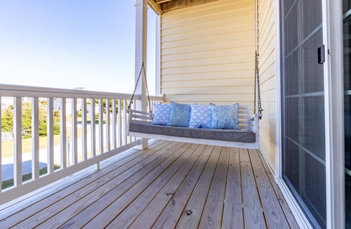 Atlantic Beach Villa | Beautiful Large Townhome Steps to the Beach