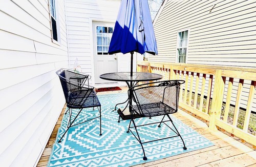 Norfolk Cottage | Cozy Safe Coastal Cottage 1.8 Mi from Hospitals Near Base + ODU