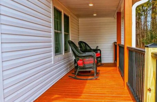 Huntersville House | Outdoorsy Escape~3BR/2BA House~Huntersville with Firepit and Huge Backyard!