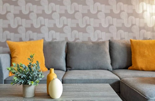 Charlotte Center City Apartment | Brand New Luxury Apt, 2 Mins to Stadium, Free Parking, City Views, WiFi