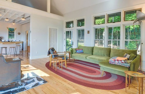 Spruce Pine Apartment | 'Inchworm Ranch' Blue Ridge Cabin, Pets Welcome