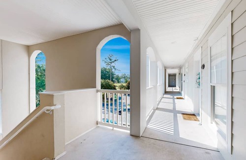 Carolina Forest Condo | On-site golf condo with scenic balcony, pool access, AC, W/D, & full kitchen