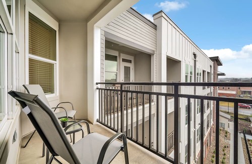 Downtown Apartment | Mins➞Downtown/Med District★ Fully Stocked★24hr Gym★2Bds★2TVs