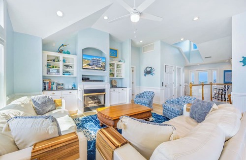Hatteras House | Premier Oceanfront Dog Friendly w/Pool, Elevator, Hot Tub, Game Rm, Outdoor Bar