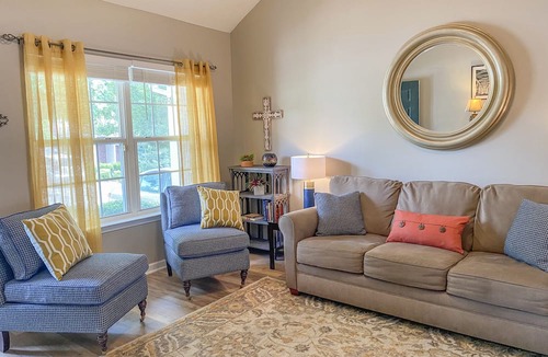Nashville Condo | L👀K! 2 BR/2.5 bath Condo Near Lake & Airport