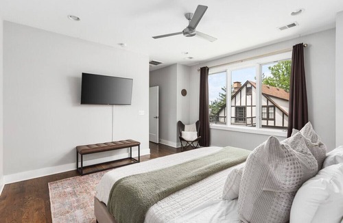 Inglewood House | House with Fenced-In Yard and Rooftop Deck, 3 miles to Downtown