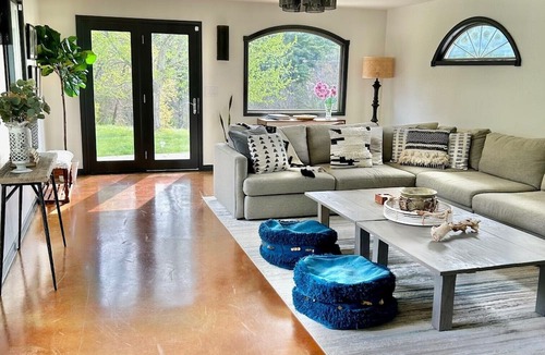 Pine Creek Cottage | Dog-Friendly Cottage w/Creek, Barn, Game Room, Fire Pit, Hot Tub, Sleeps 10