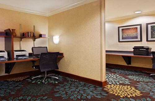 Downtown Chattanooga Apartment | Studio in Downtown Chattanooga | Free Breakfast, Pool + Hot Tub Access