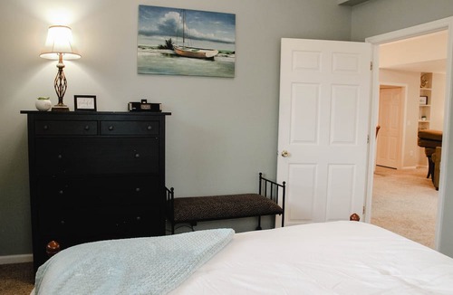 Floyd Apartment | Roomy Apt. Downtown Floyd; Golden Maple Homestays