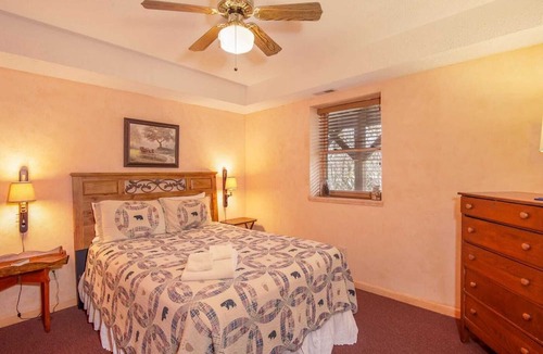 Foscoe Cabin | Mountain Cabin with Comfortable Accommodations