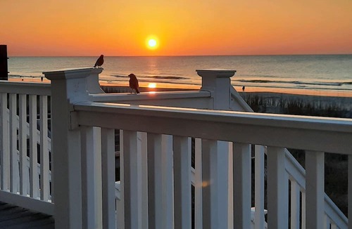 Surfside Beach Condo | Almost Heaven OCEANFRONT D Toes In The Sand Directly on BEACH Pets OK
