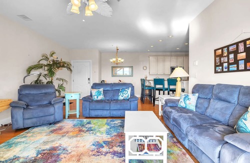 Yaupon Beach Condo | Beats Working: Condo with Community Pool Near OKI Pier and Restaurants