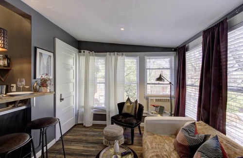 Midtown Apartment | Historic Hideaway | Walk to Overton Park & Bars
