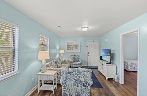 Crescent Beach Condo | Summer Times #4 - 2 Bedroom Located Close To The Beach