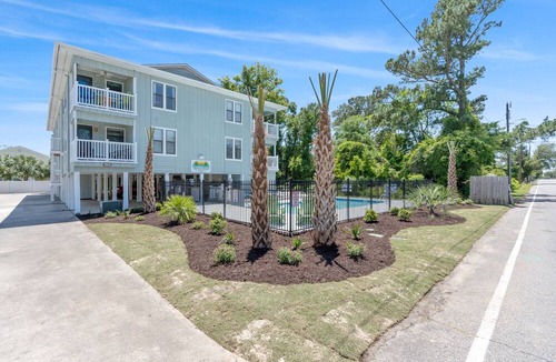 Crescent Beach Condo | Summer Times #4 - 2 Bedroom Located Close To The Beach