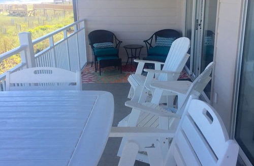 Ocean Isle Beach Condo | Oceanfront 4 Bedroom Corner Condo - Sunday-Sunday rental in peak season!