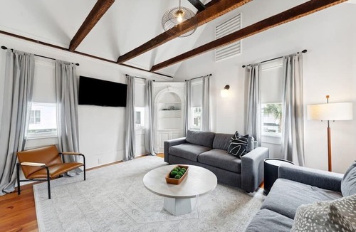 Cannonborough Elliotborough Apartment | Downtown 3BR with New Private Plunge Pool and Garden