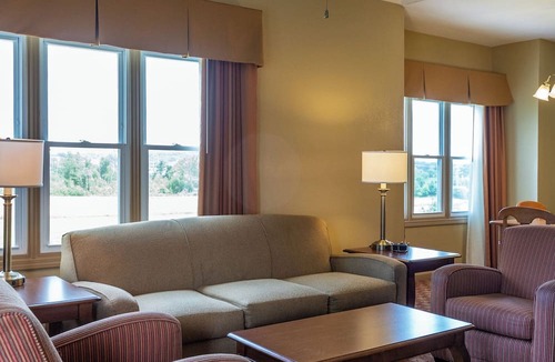 Pennington Bend Condo | Nashville | Music City Stay | Pool & Downtown Access