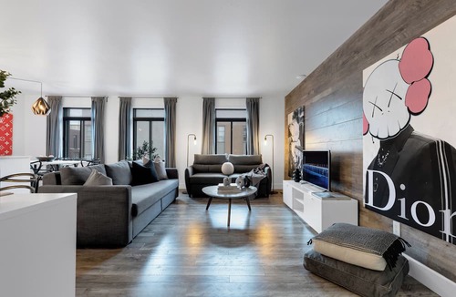Plateau Mont Royal Apartment | LiV MTL - Urban