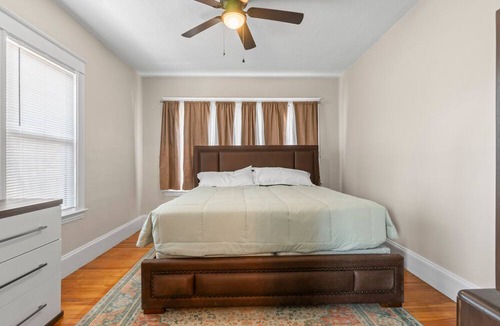 Lewiston Apartment | Historic 4BR in Downtown | Near Bates College