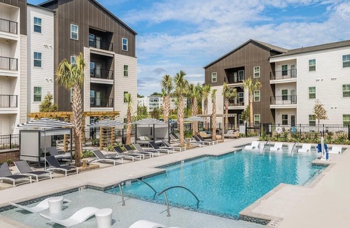 Summerville Apartment | Landing | Modern 1BD, Yoga Studio, Gym