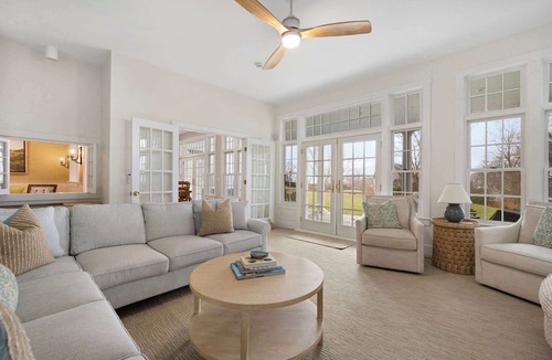 Narragansett House | Historic Narragansett Stay with Ocean Access